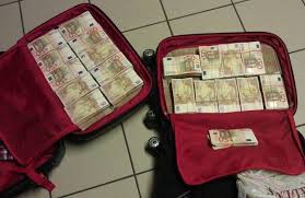 VALISE MAGIQUE TRES PUISSANT